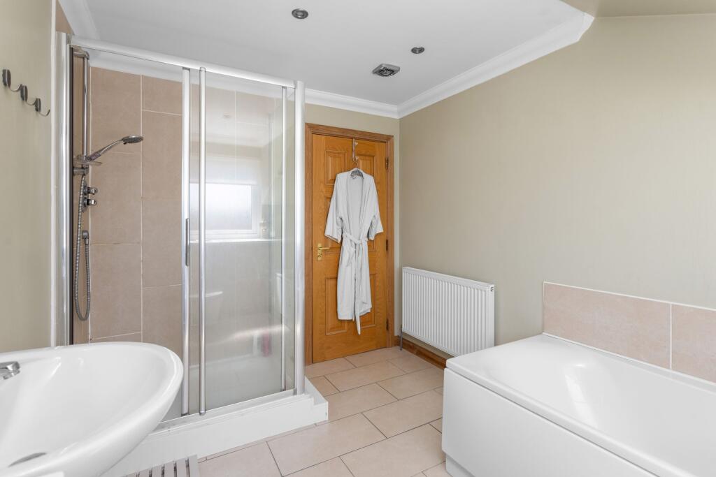 En-Suite Bathroom