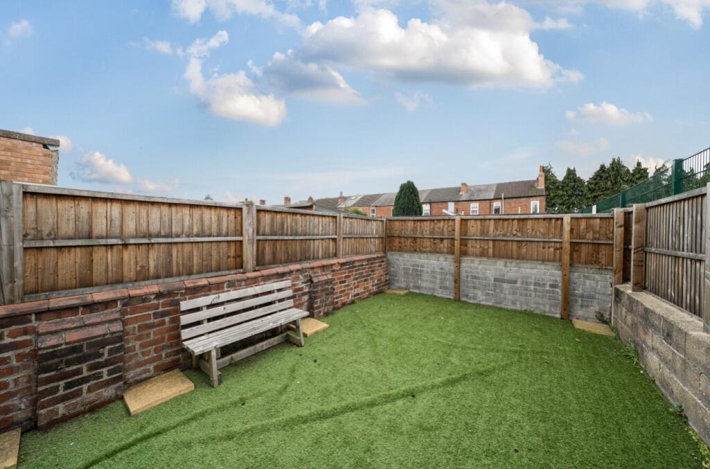 1374042-6-6904c28b2de5e