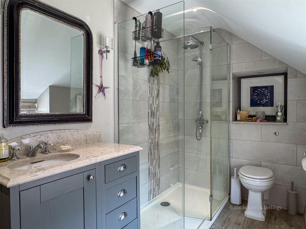 14 Church St Isham-03.jpg