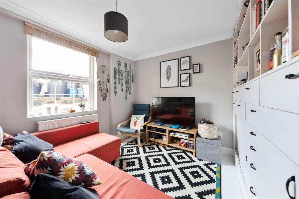 Lansdowne Drive, E8