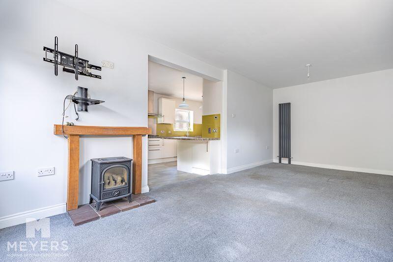 Lounge/Diner Through Kitchen