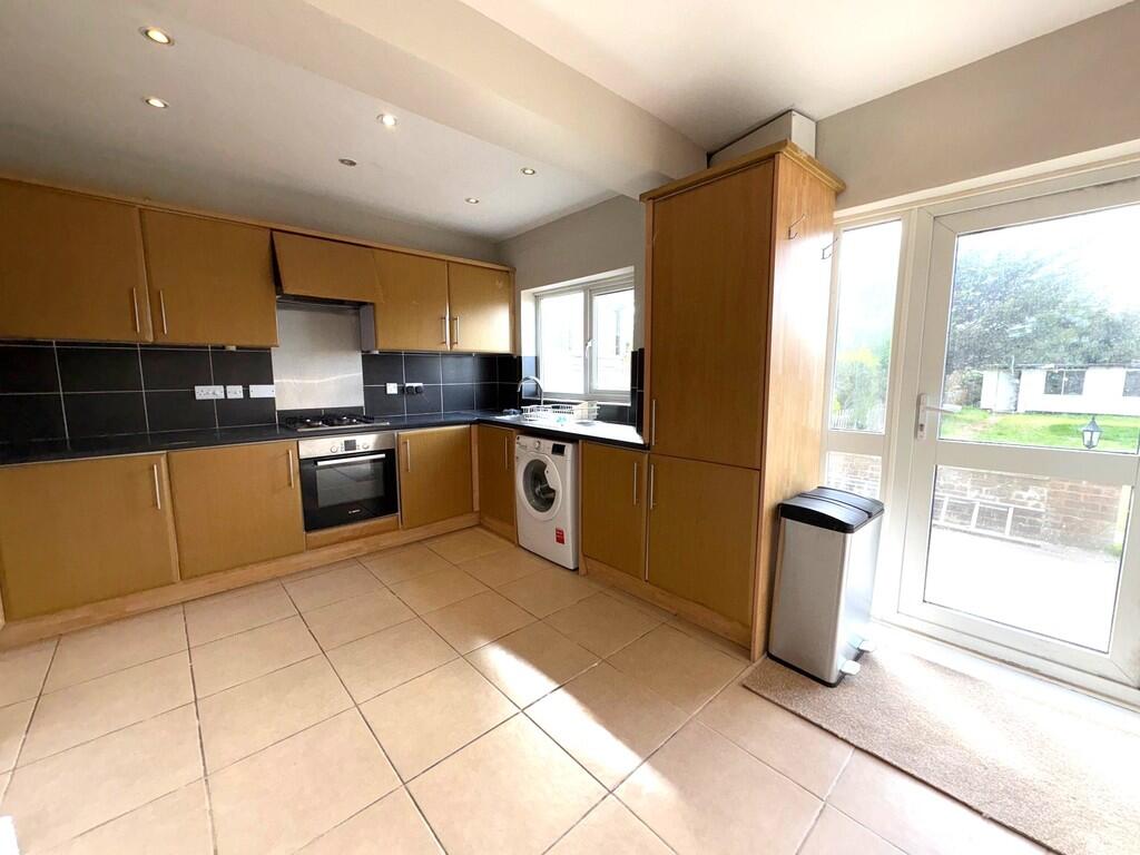 60TregennaAveKitc...