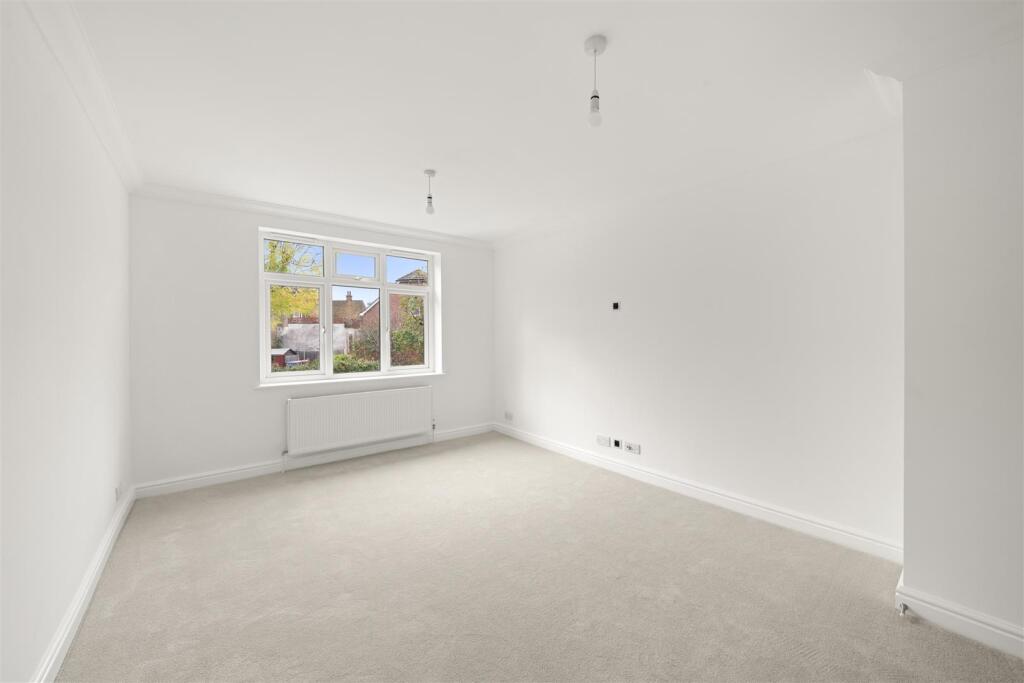 88 Hare Lane Claygate KT10007.jpg