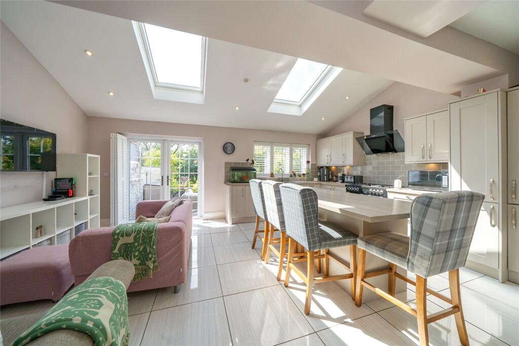 Kitchen/Dining