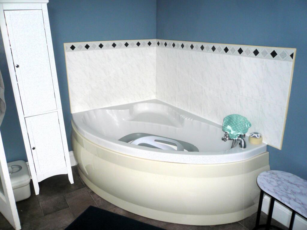 Bathroom/Shower Room