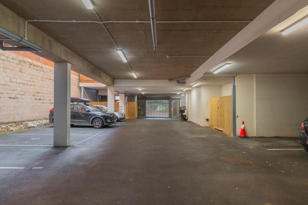 1S0HRE - Parking A.jpg