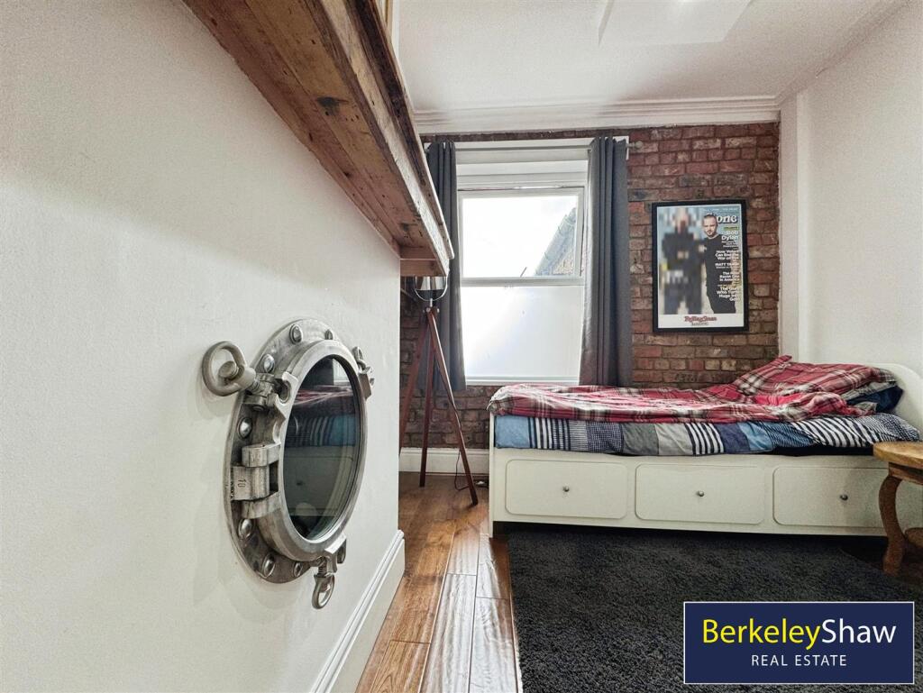Bedroom 1 (2)