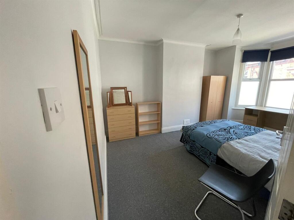 PHOTO-2025-10-13-12-35-50 2.jpg