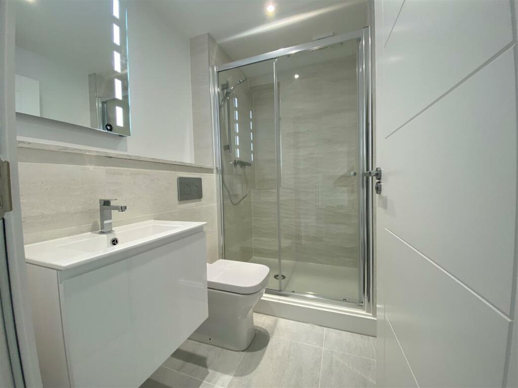 Ensuite.jpg
