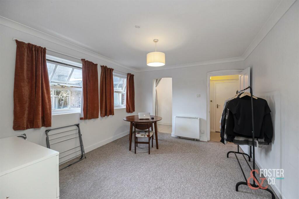 High Street 101 Flat 1-004.jpg