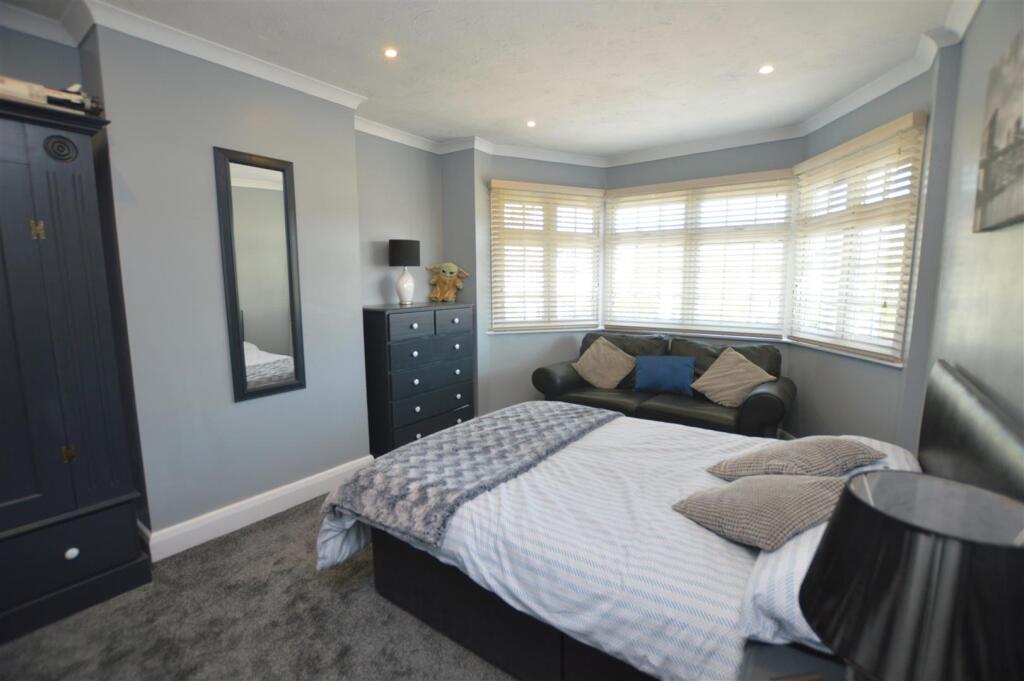 253 Nelson Road bed1.JPG