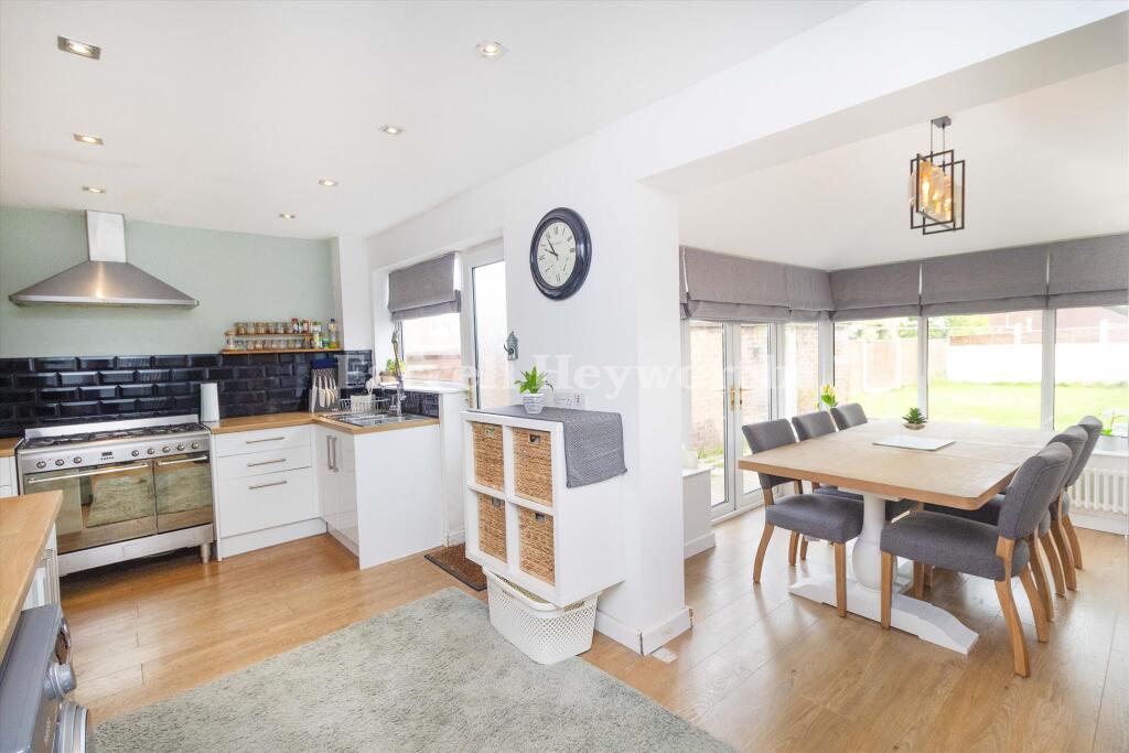 Kitchen dining