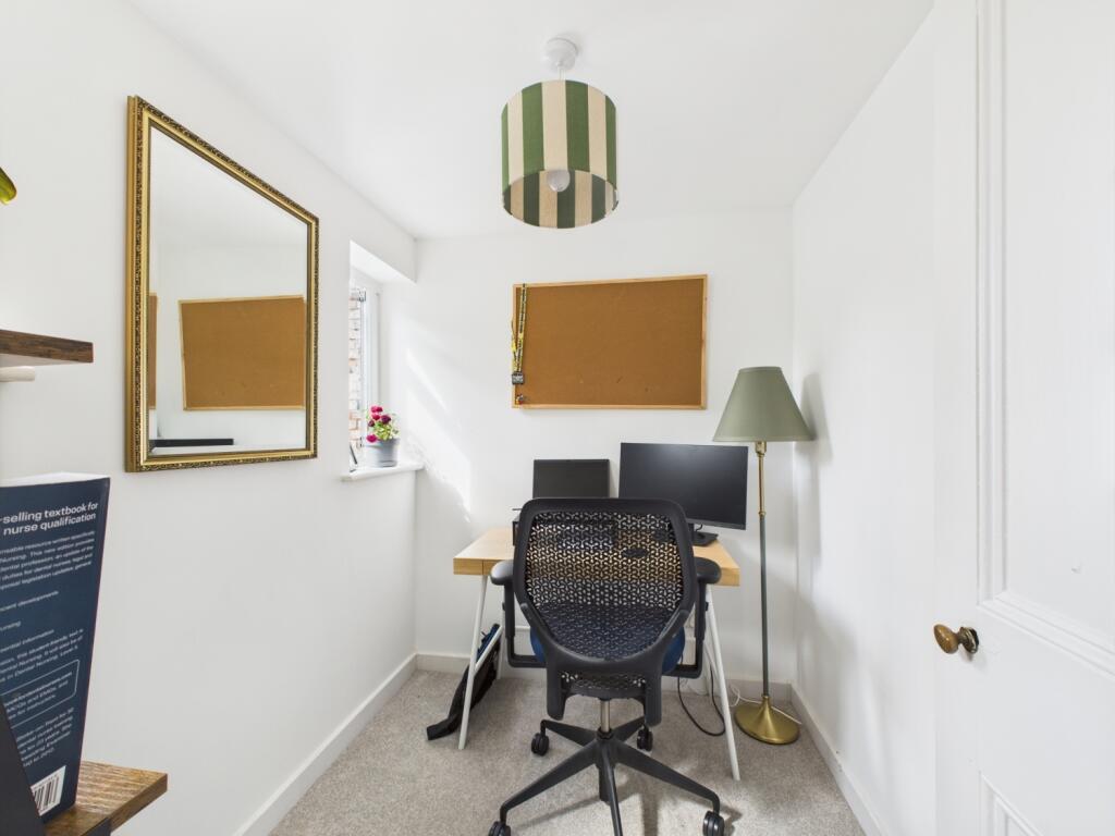 CAM02313G0-PR0087-STILL014