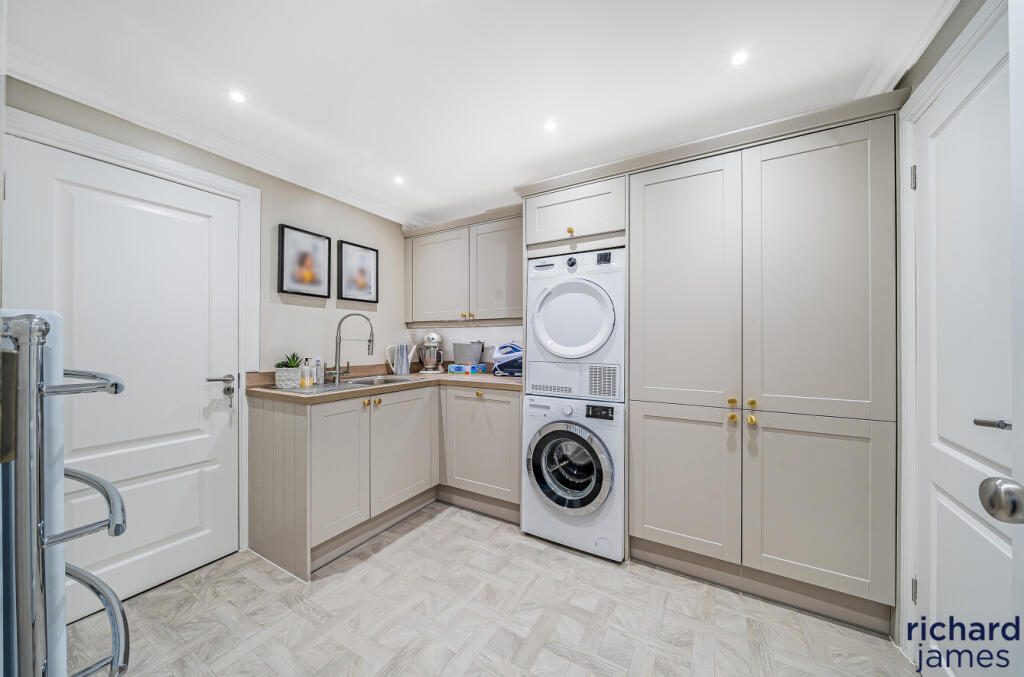 04eb037f-411f-444...