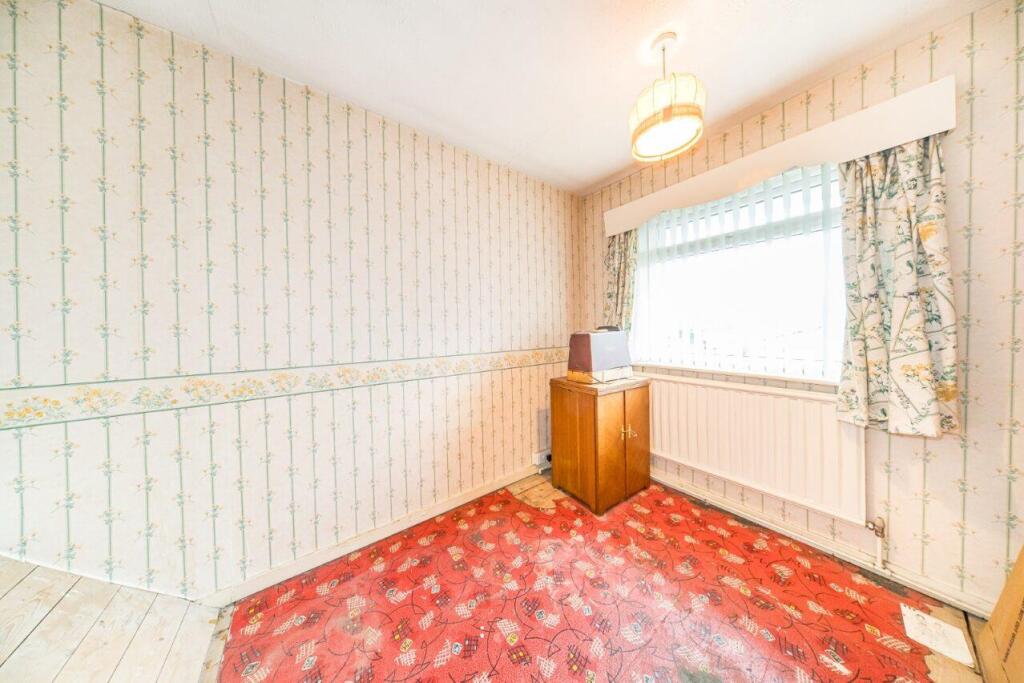 10 fairholme ave bedroom 3.jpg