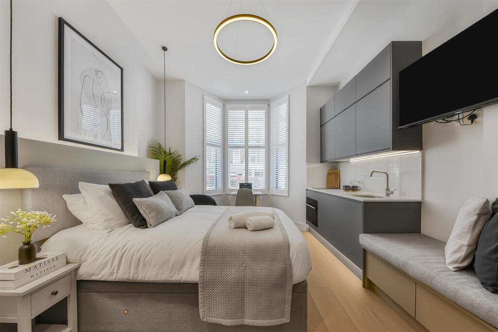 One Stay - Studio 6 - Bedroom - Image 1.JPG