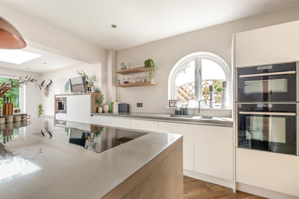 8567712-interior06.jpg