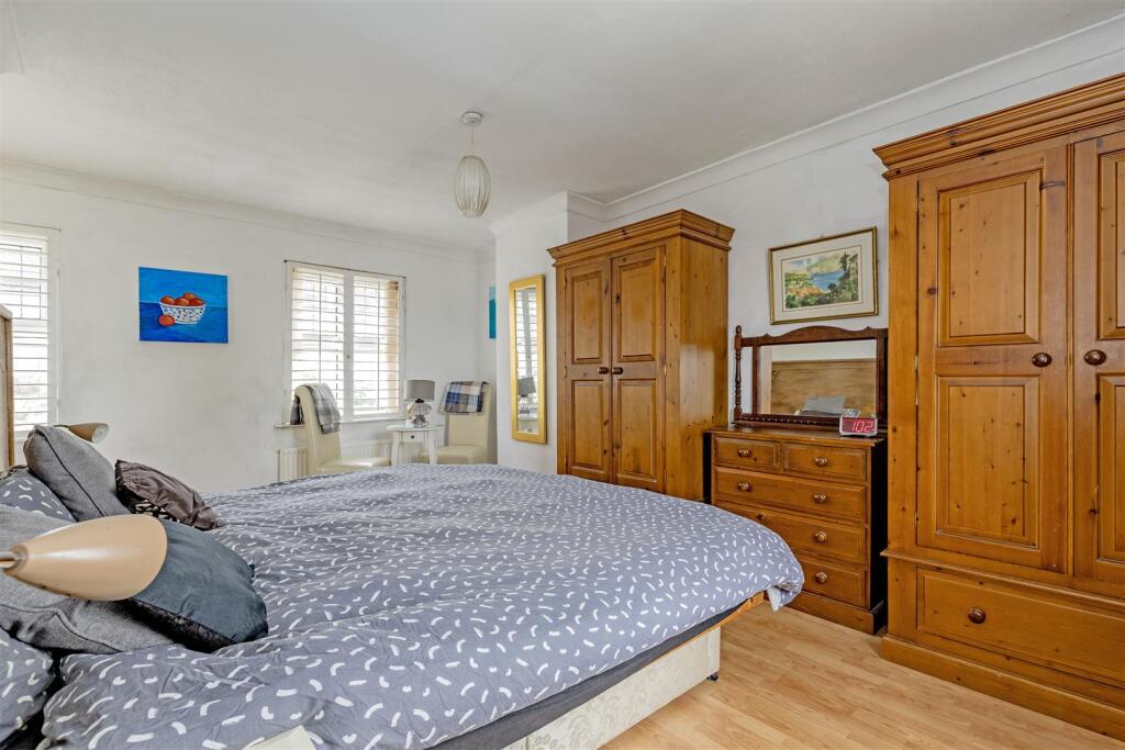 Bedroom 1-1.jpg