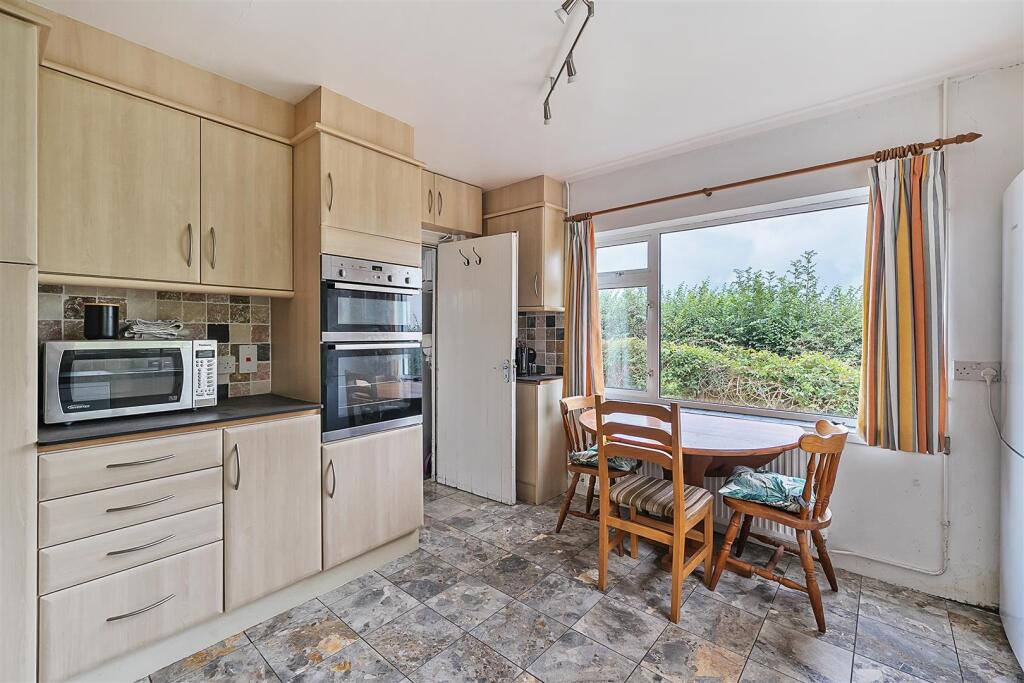 Kitchen / Breakfast Room
