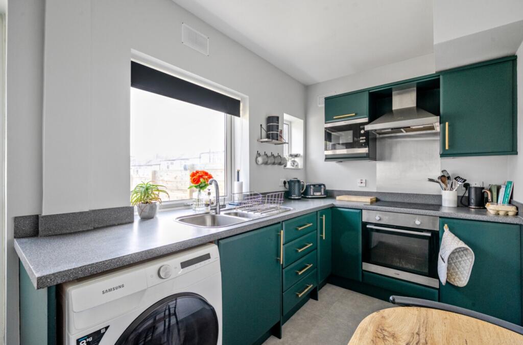 EweMove Harrogate Kitchen2