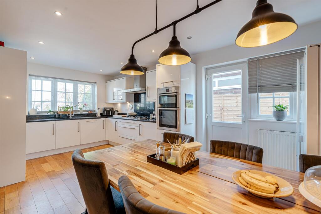 Kitchen/Dining Room