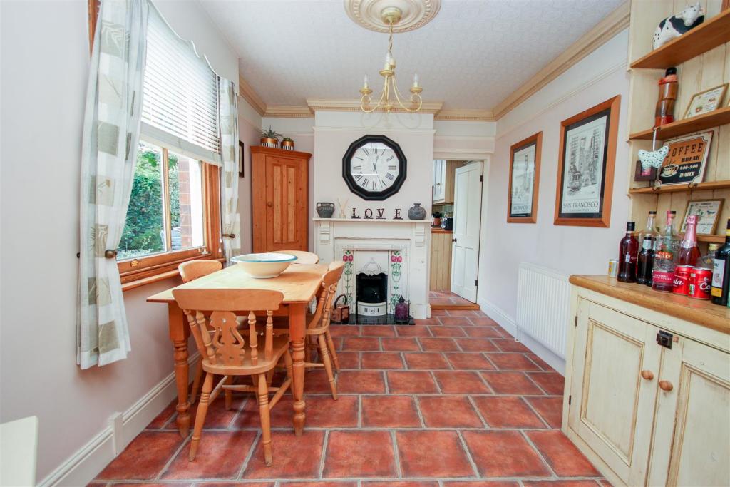 Breakfast Room.jpg