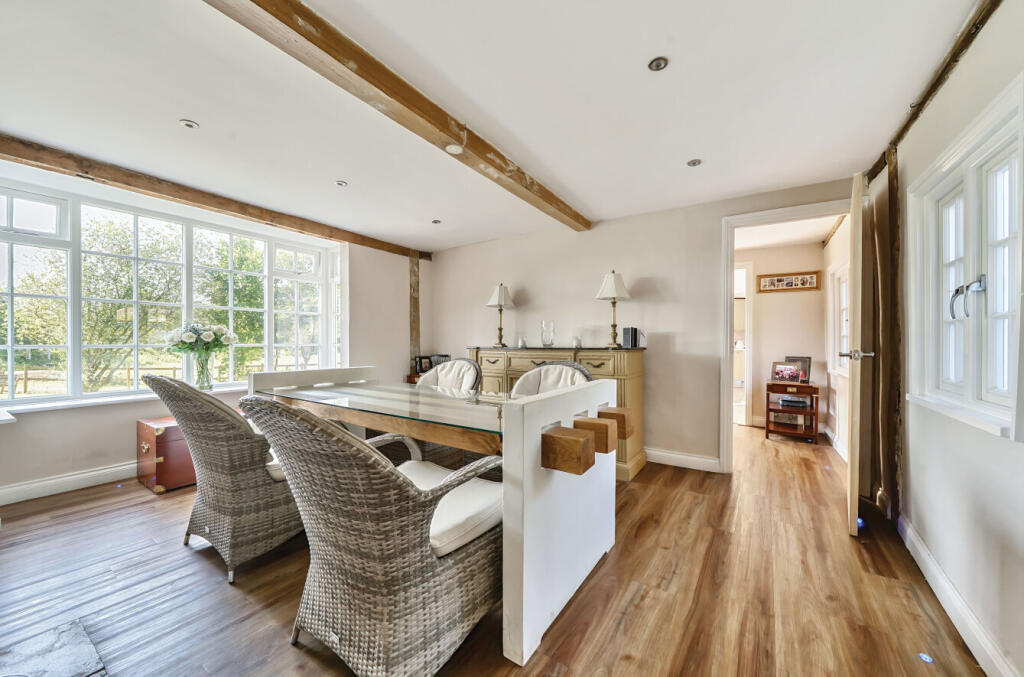 1309916-7-685321d...