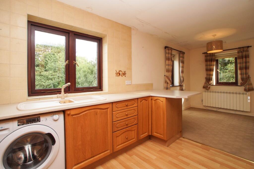 Open plan dining lounge/kitchen