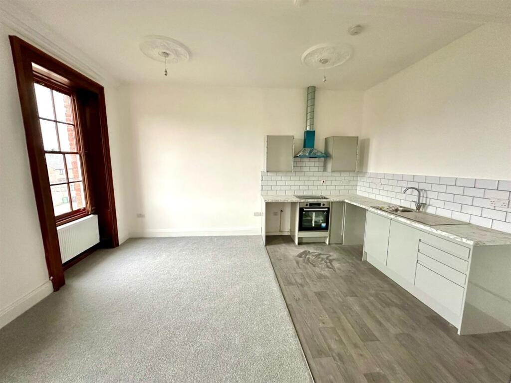 WhatsApp Image 2025-02-19 at 16.40.17_5af713fb.jpg