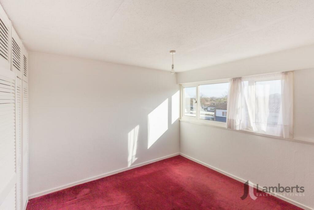 01330 - 148 Astley Close - Bedroom 1.jpg
