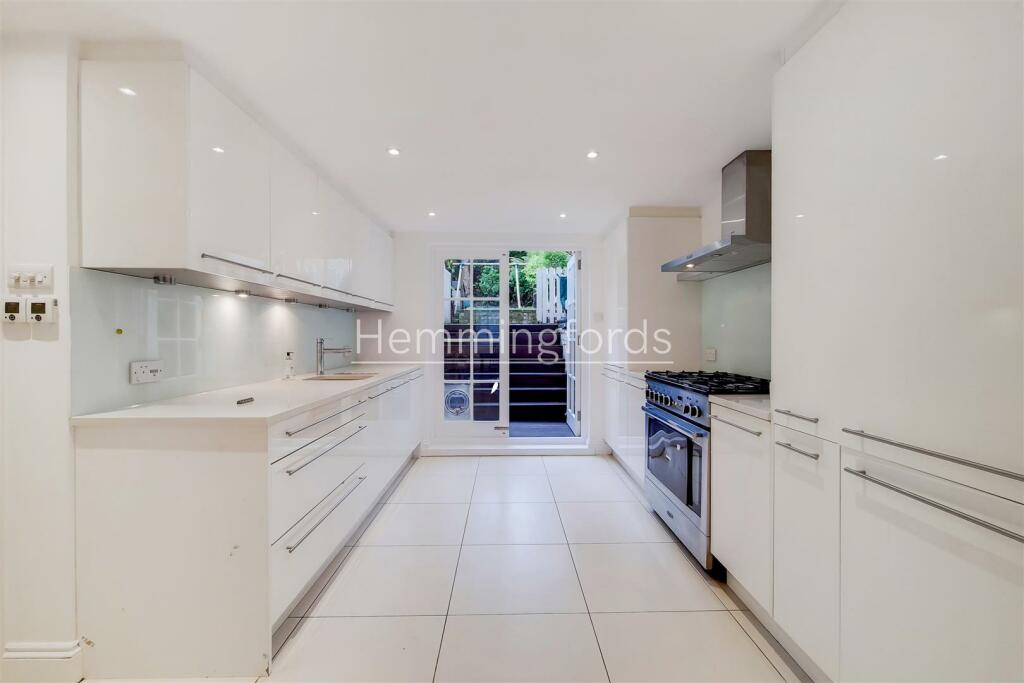 4_Kitchen-0.jpg