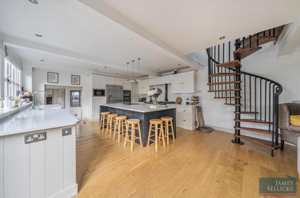 Open-Plan Living/Dining Kitchen
