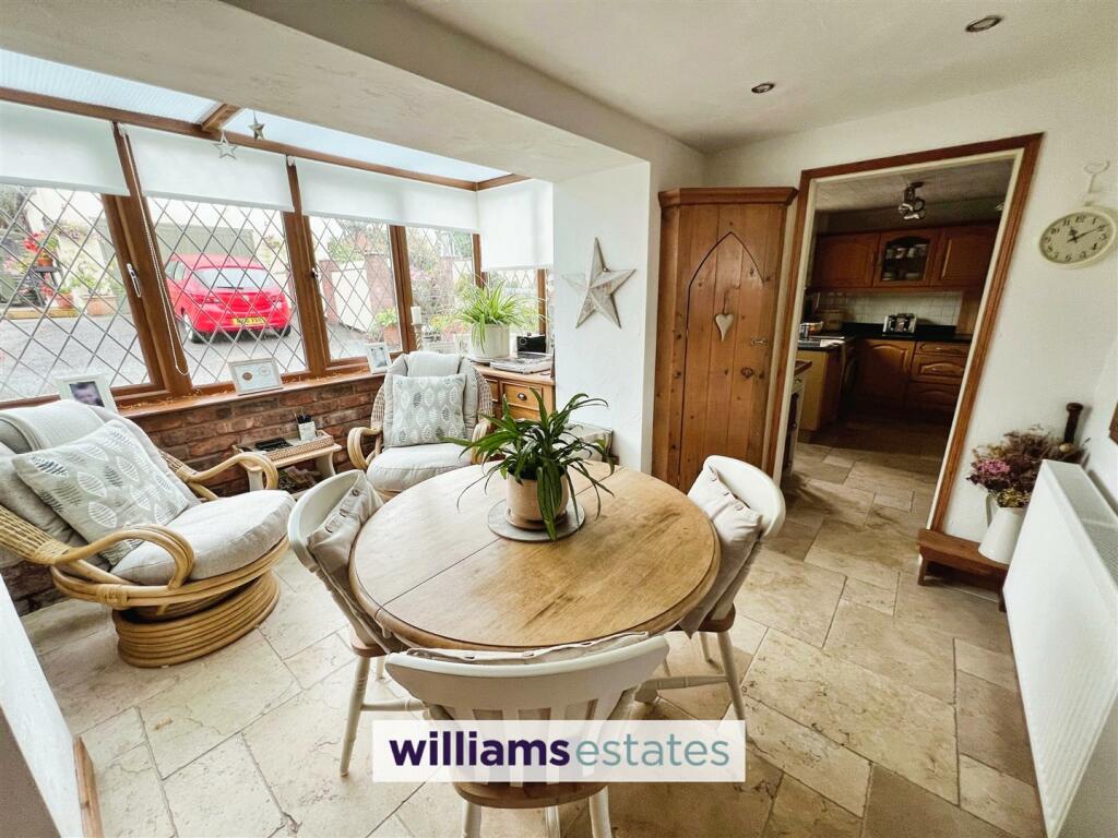 Conservatory / Dining Room