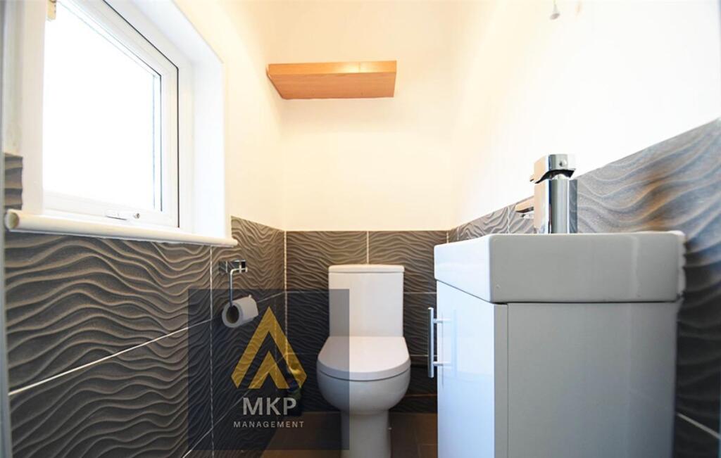 Downstairs ToiletC.JPG