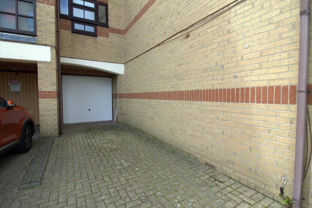 Garage &amp; Orp