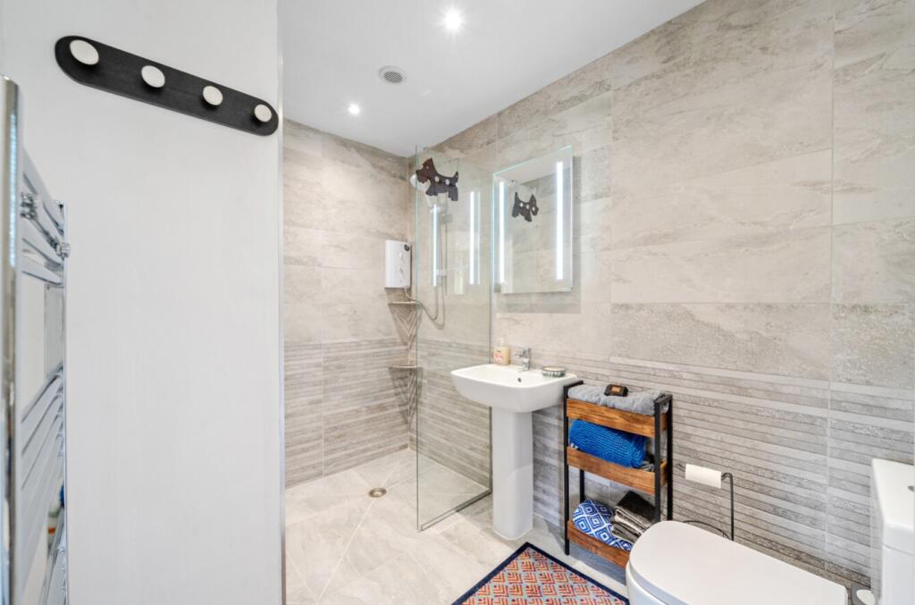 EweMove Harrogate Annexe Shower Room