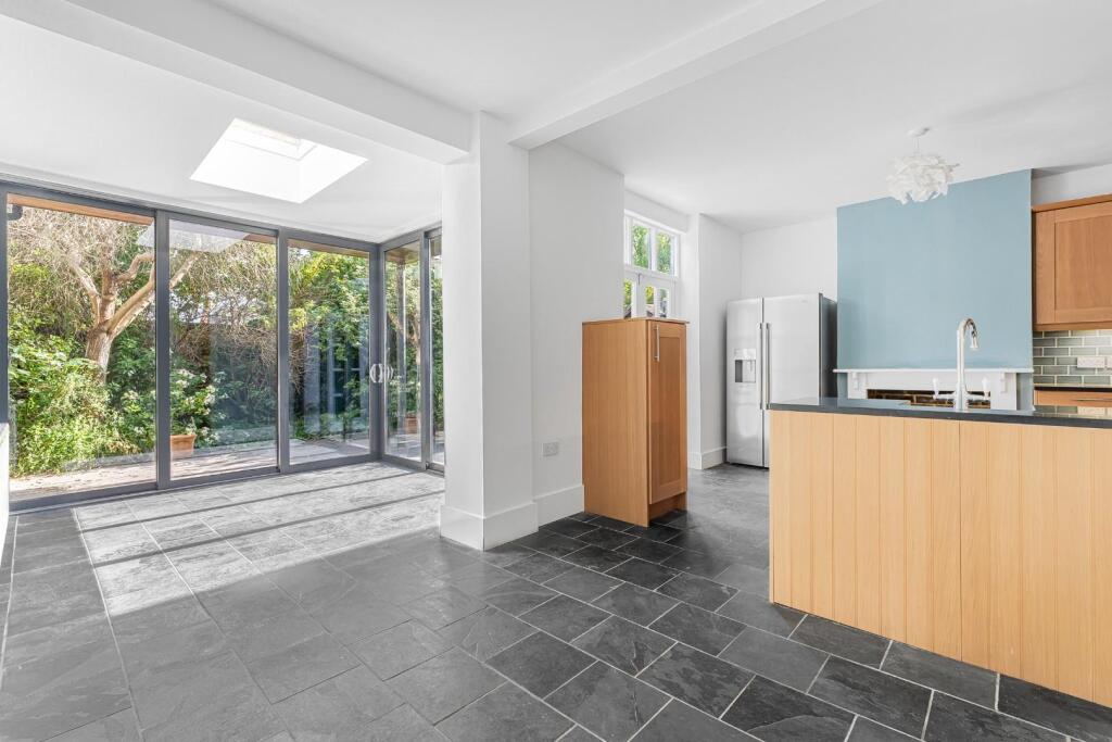 SOCIAL KITCHEN SPACEii.jpg