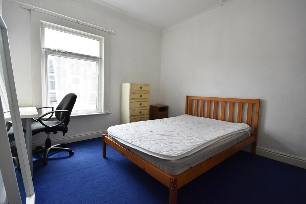 Bedroom 2-min