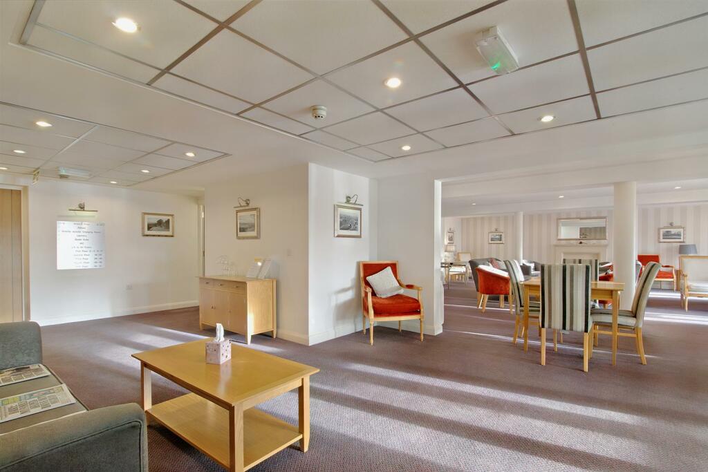 8561013-interior09-800.JPG