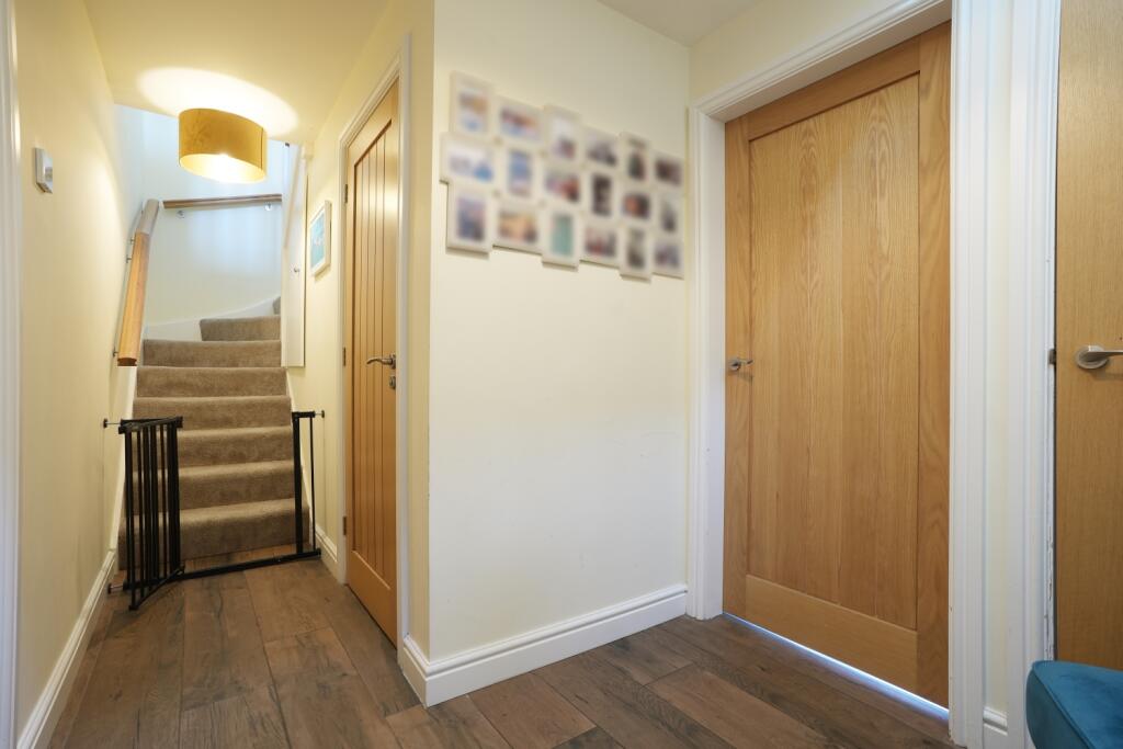 EweMove Estate Agents Scunthorpe - Entrance Hall