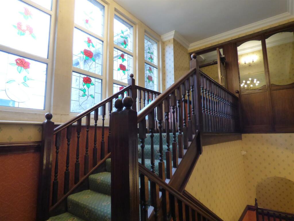 Communal Hallway (4).JPG