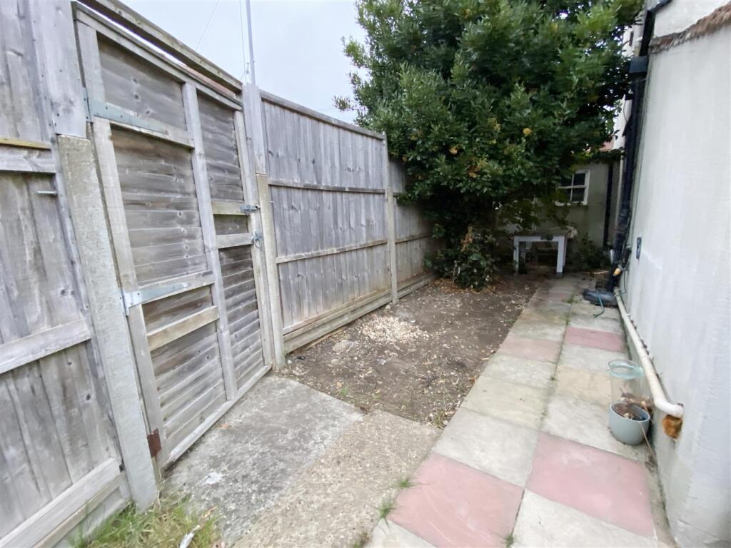 Side Garden Pedestrian Access