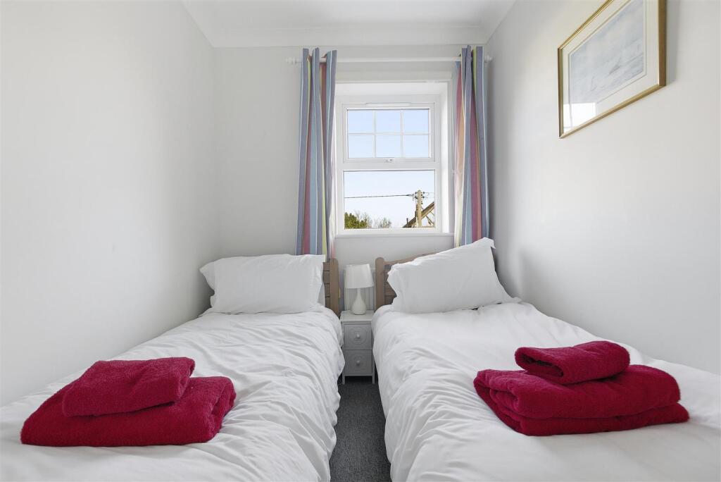 78a Pier Avenue 14.jpg