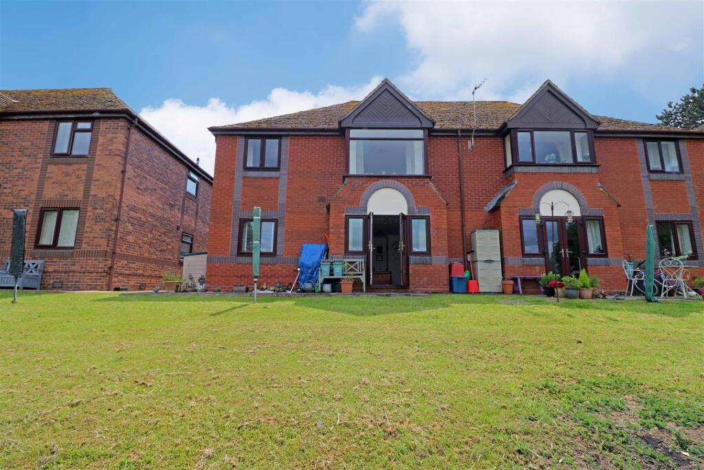 22 Holi rear ext 1.jpg