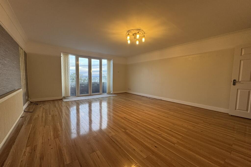 Clifftown Parade, SS1