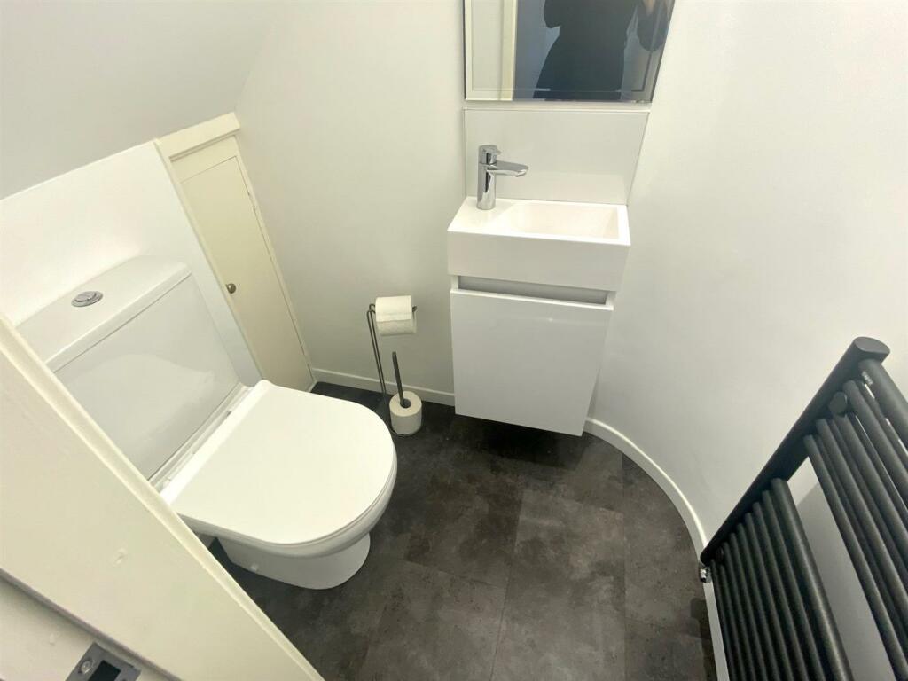 meadow lane 16 wc.jpg