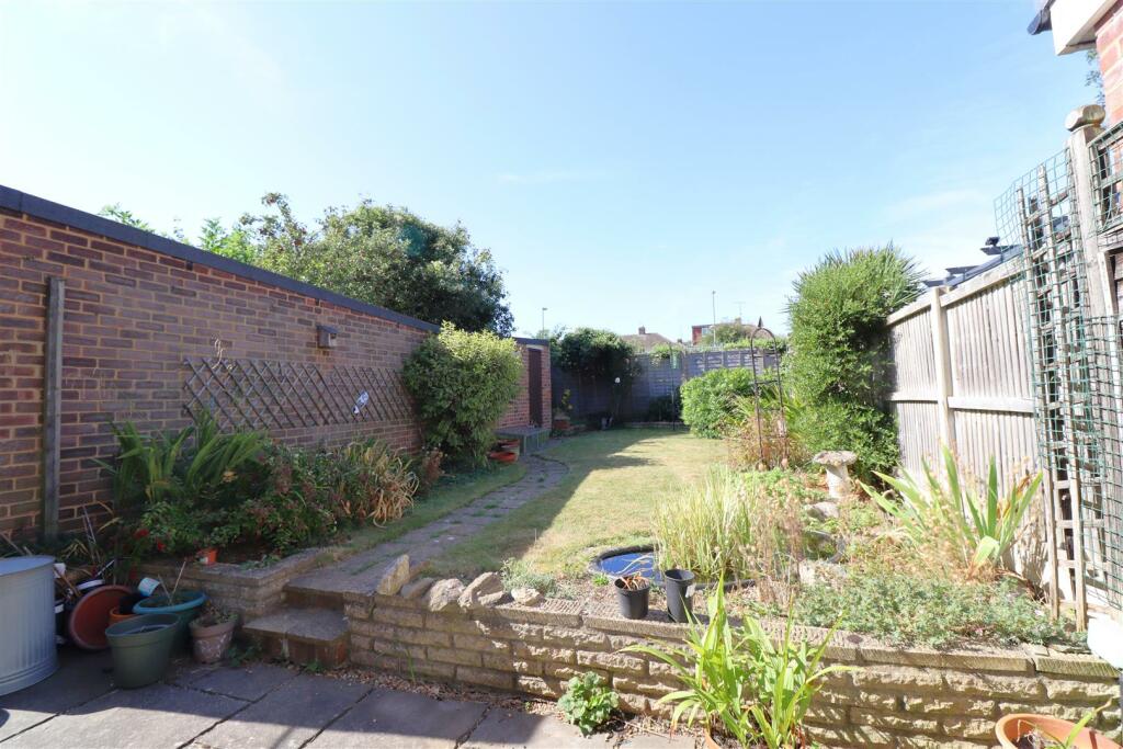 GARDEN 1.JPG