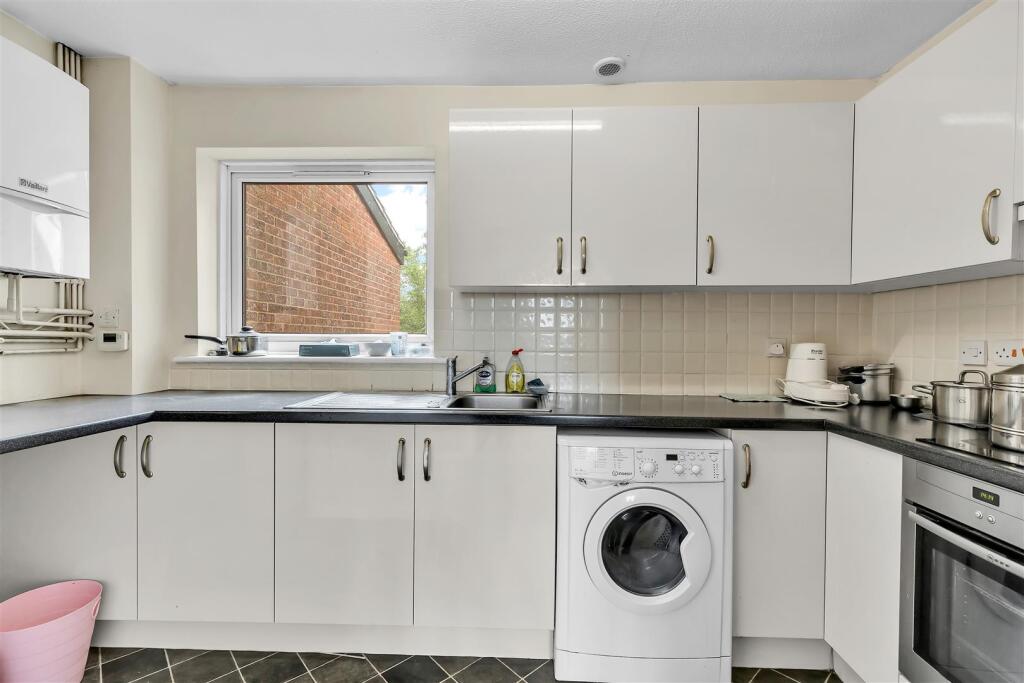kitchen 1.jpg
