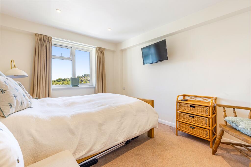 A13 - Flat 28, Holme Court Warrberry Road Torquay 