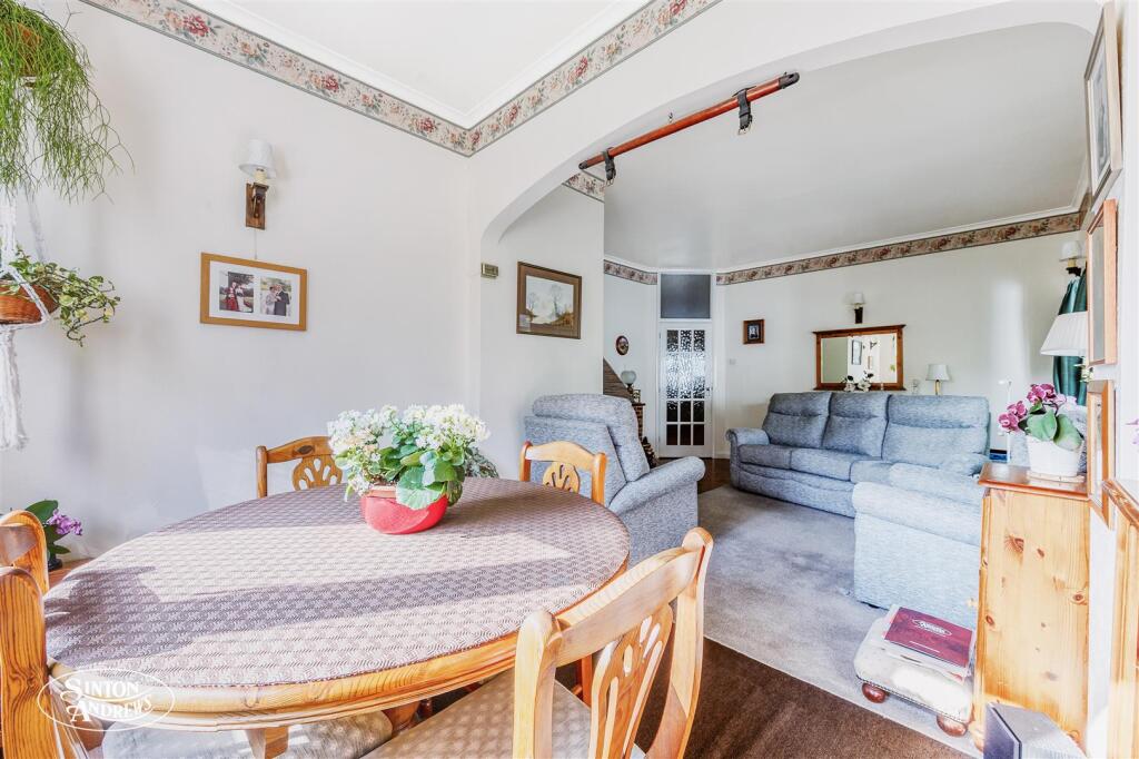 April Cottage, Walmer Gardens-4.jpg